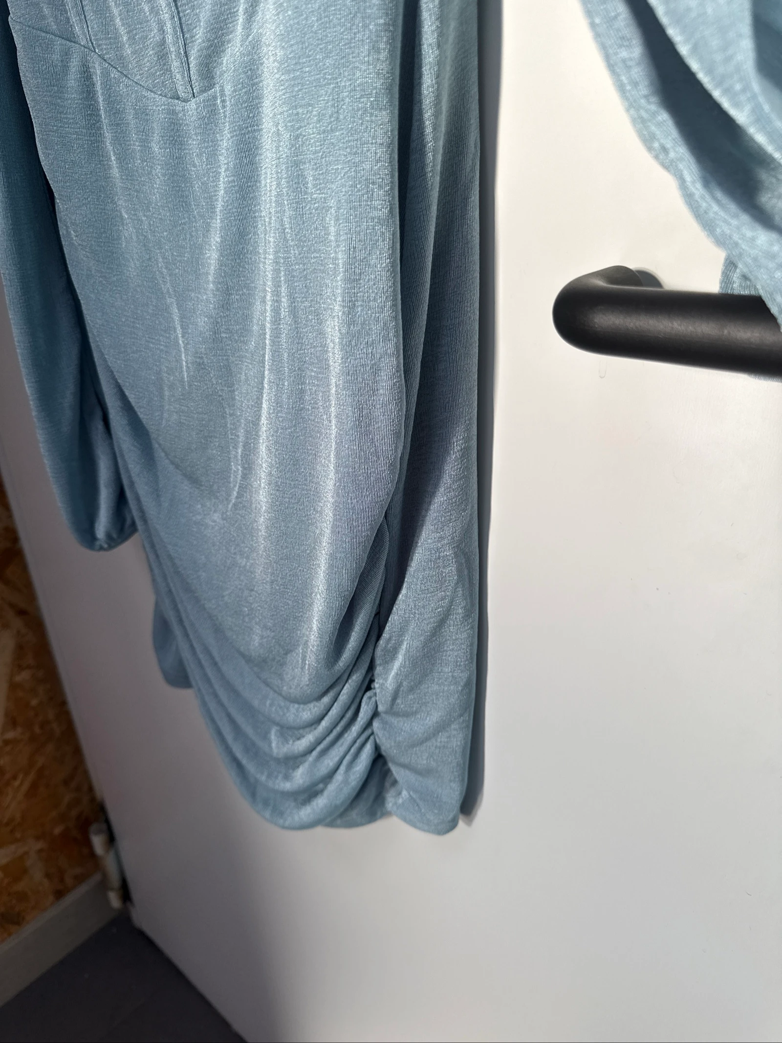 Vestido mini franzido Cider azul céu manga larga tamanho G novo com etiqueta – photo 2
